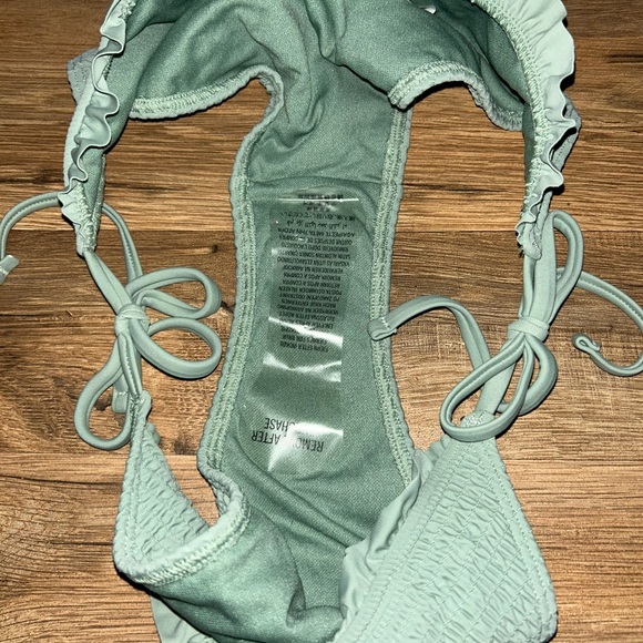 Hollister Bikini Bottoms - Picture 4 of 4